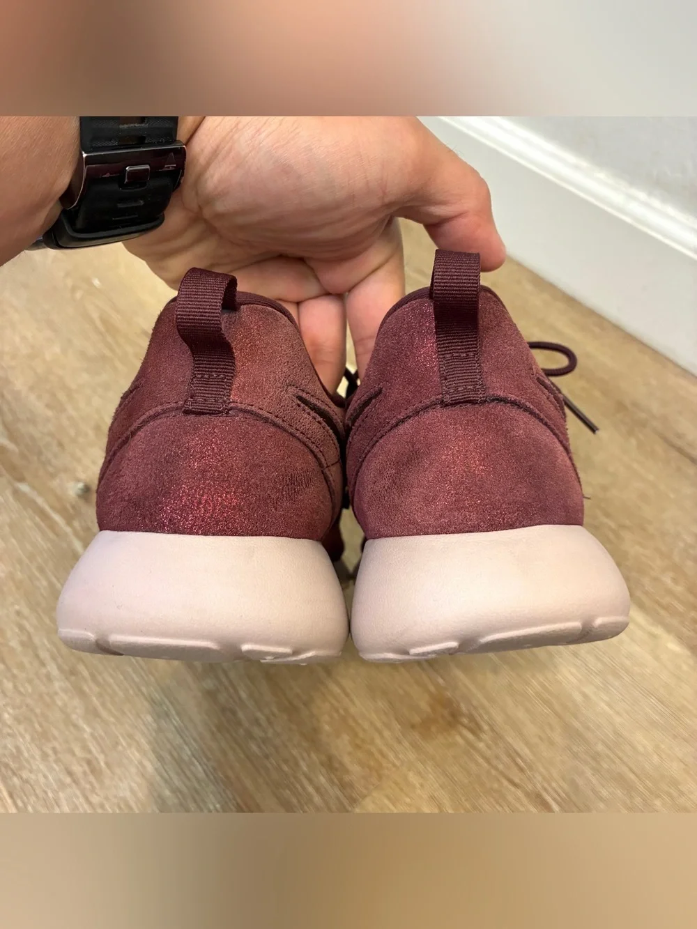 Nike Roshe One Premium Sneakers Red Burgundy Metallic Women’s US 10 EU 42 27cm